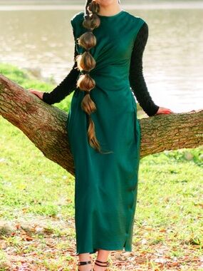 House of Harlow 1960 Revolve
Deep Teal Ruched Keyhole Maxi
Dress